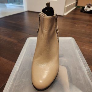 Tahari TERRY Bootie